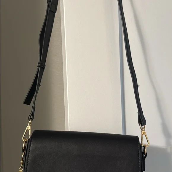 Black Leather Crossbody Bag - Laundry by Shelli Segal - Picture 1 of 3